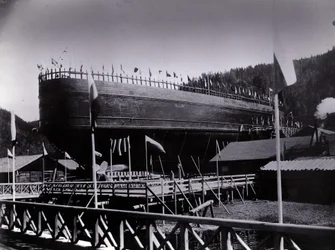Cantiere n. 647, Baikal. Mostra il traghetto rompighiaccio Baikal pronto per il varo nel Lago Baikal, 1896
